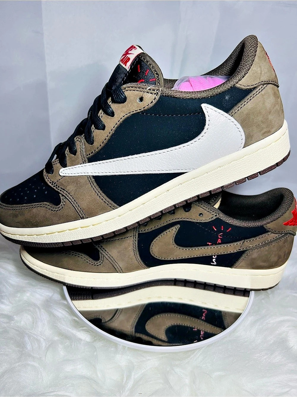 Nike Air Jordan 1 Retro Low OG SP Travis Scott Mocha Sneakers